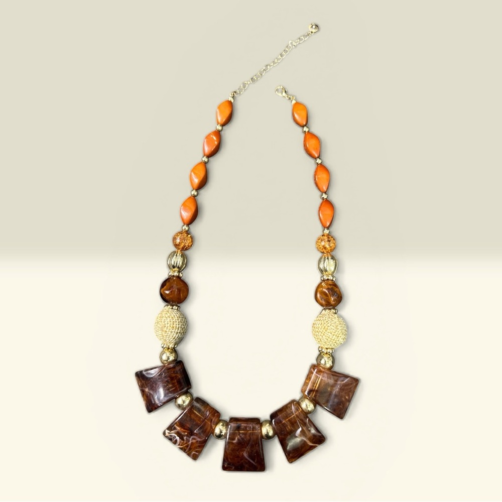 Vintage 1946 Lucite Mid Century Chunky Statement Necklace Retro Gold & Brown - Picture 2 of 4